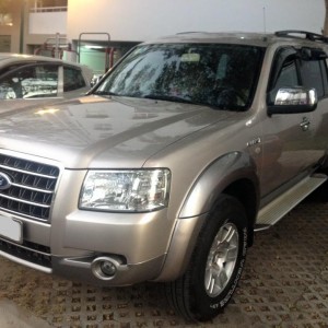 Gia dinh can ban xe Ford Everest sản xuất 2008 máy dầu
