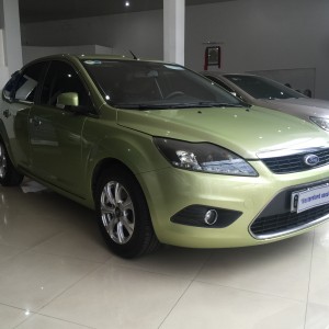 Ban xe Ford Focus 1.8AT hatback
