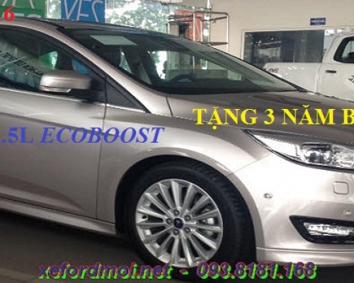 Western Ford giao ngay Ford Focus EcoBoost màu ghi xám Hatback!!